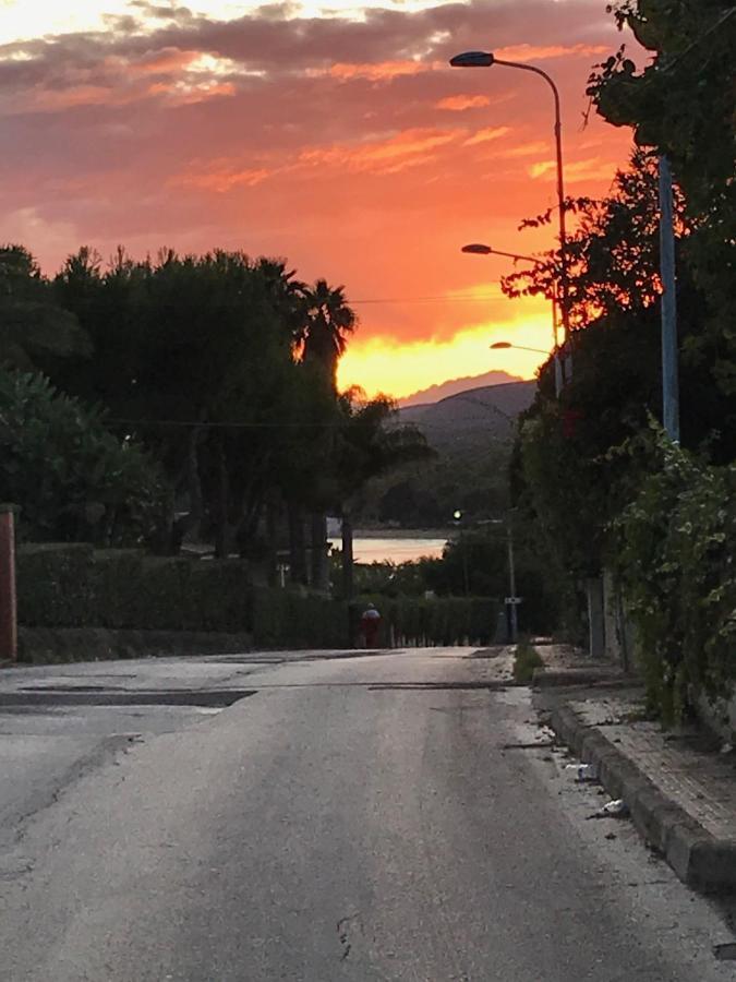 Casa Sugli Scogli Villa Fontane Bianche Exterior foto
